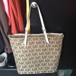 Michael Kors Purse 🤎